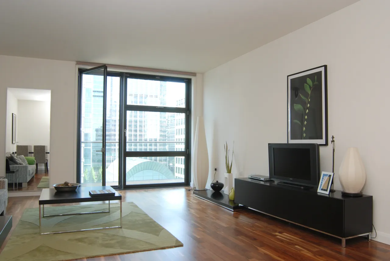Flat 110 Discovery Dock Apartments West, 2 South Quay Square, London, photo 5
