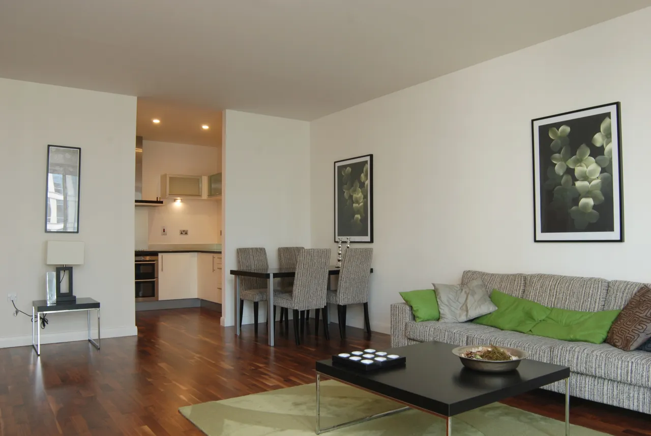 Flat 110 Discovery Dock Apartments West, 2 South Quay Square, London, photo 6