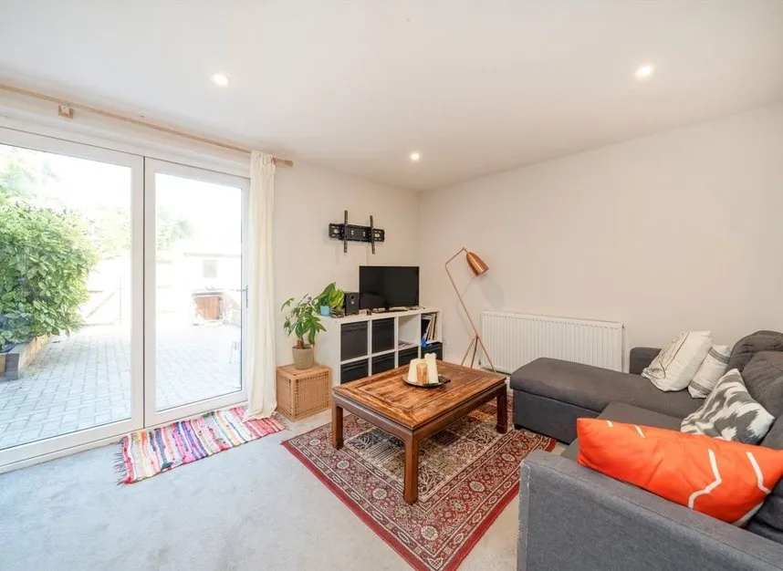 3 bed flat for sale — Portia Way, Bow, E3