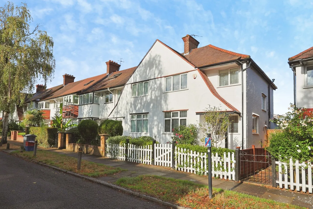 Park Drive, London, W3, photo 24