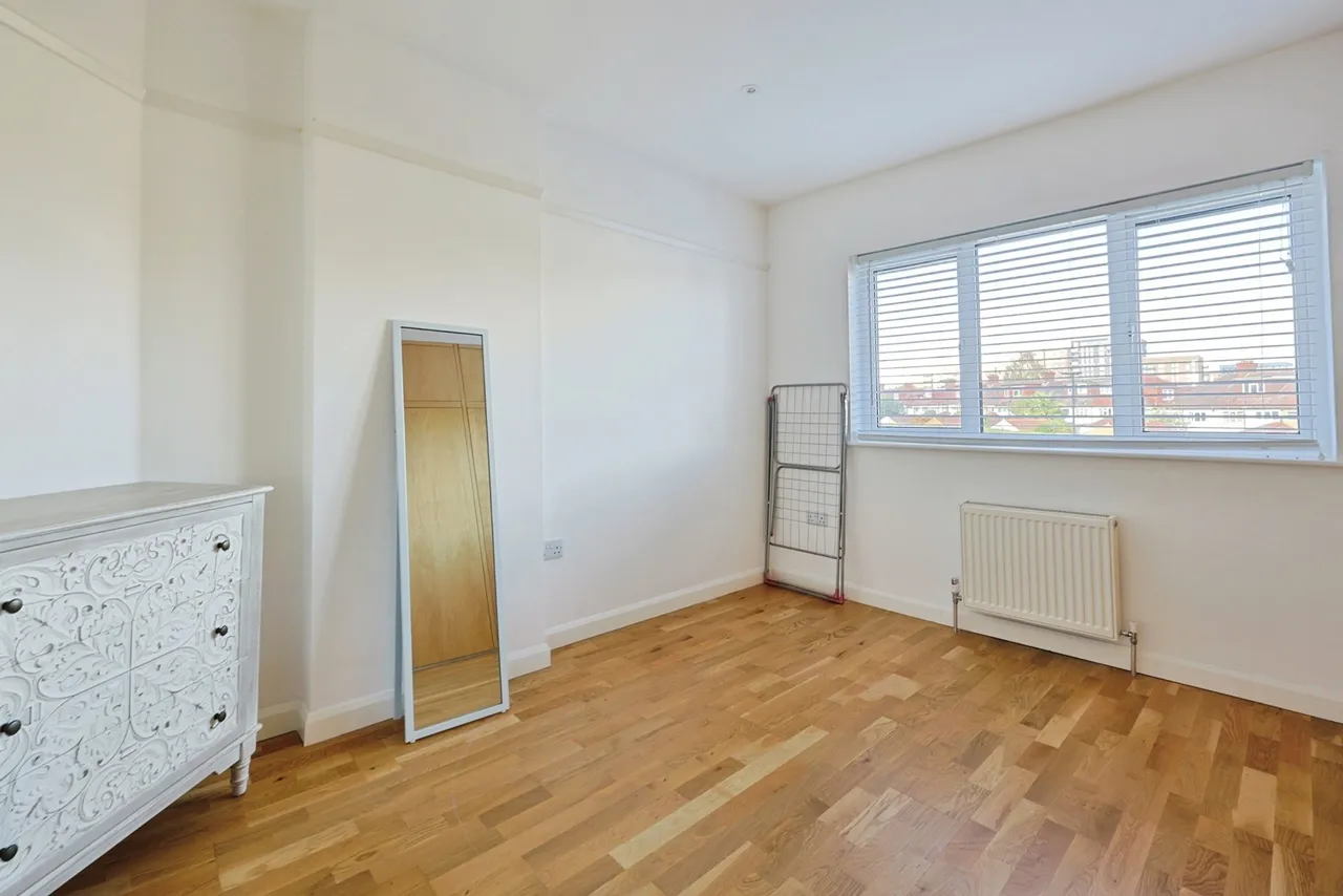 Park Drive, London, W3, photo 14