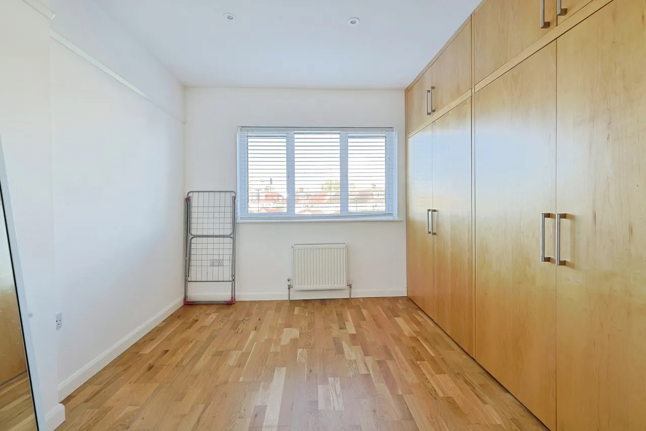 Park Drive, London, W3, photo 15