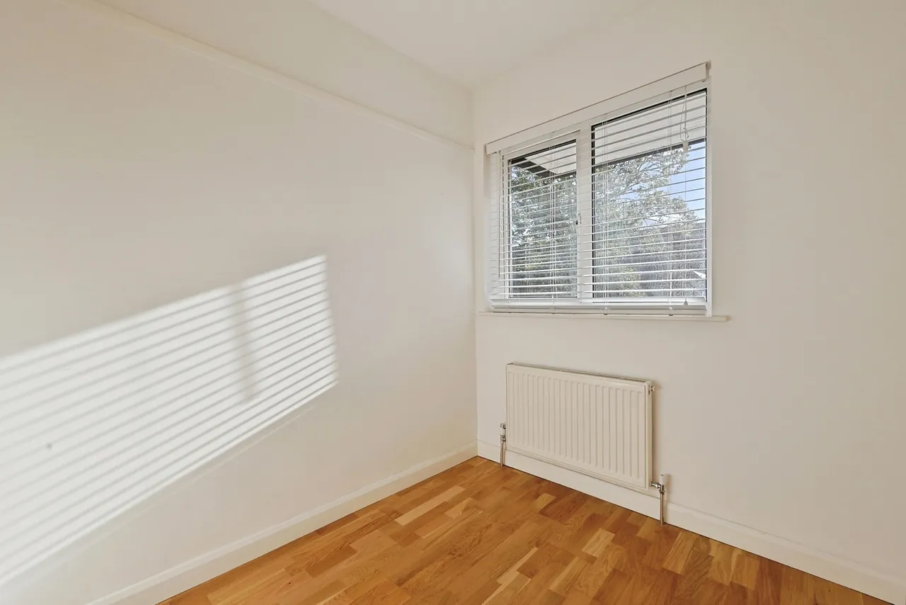 Park Drive, London, W3, photo 16