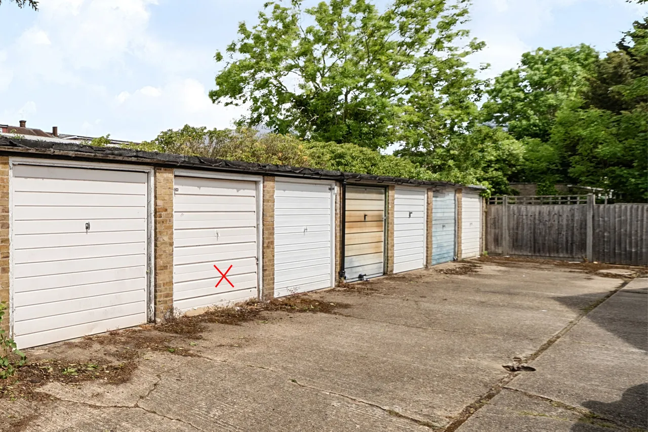 Avon Mews, Pinner, HA5, photo 22