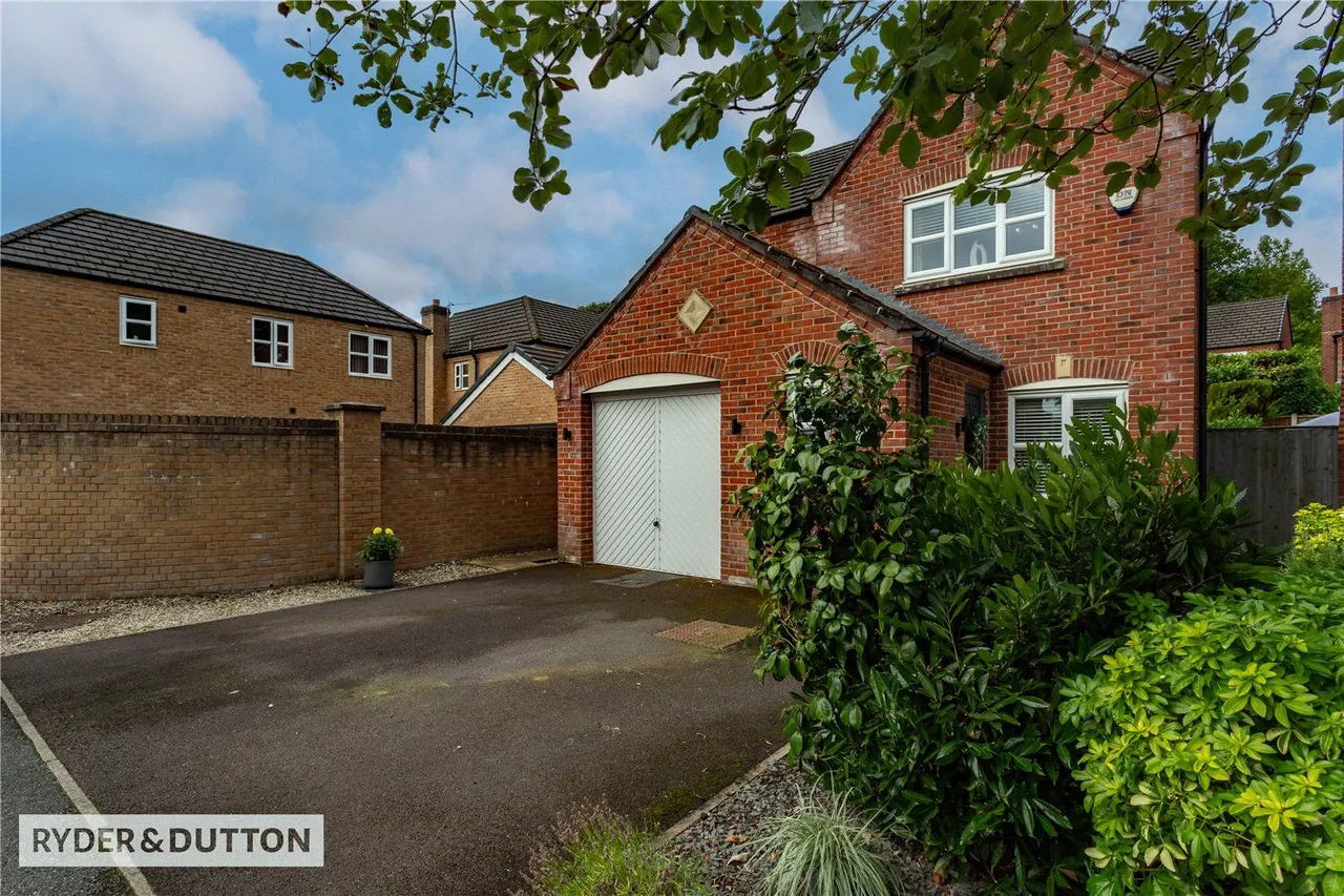 3 bed house for sale, Stately Drive, Rhodes, M24