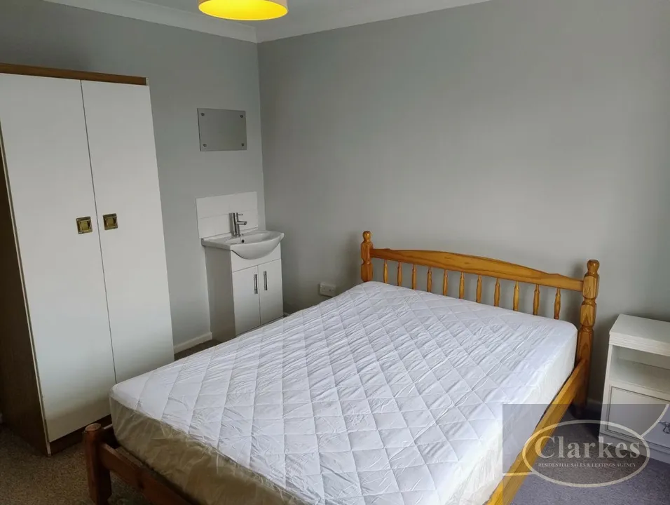 Acton Road, Wallisdown, photo 14