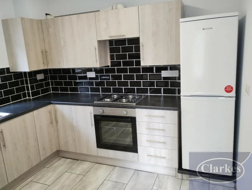 Acton Road, Wallisdown, photo 4