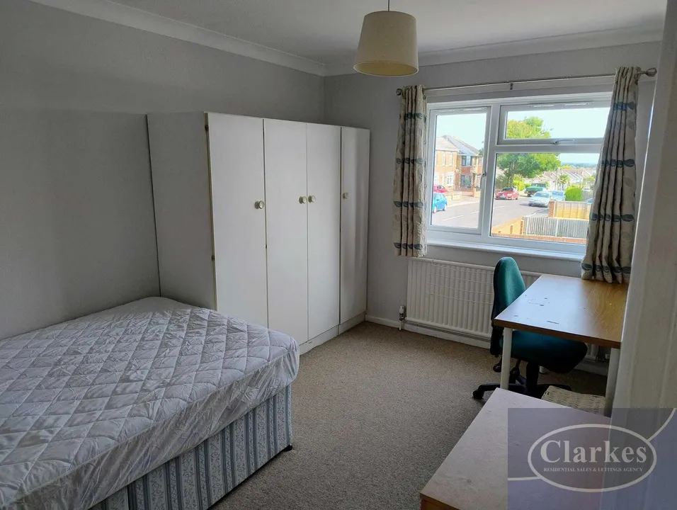 Acton Road, Wallisdown, photo 10