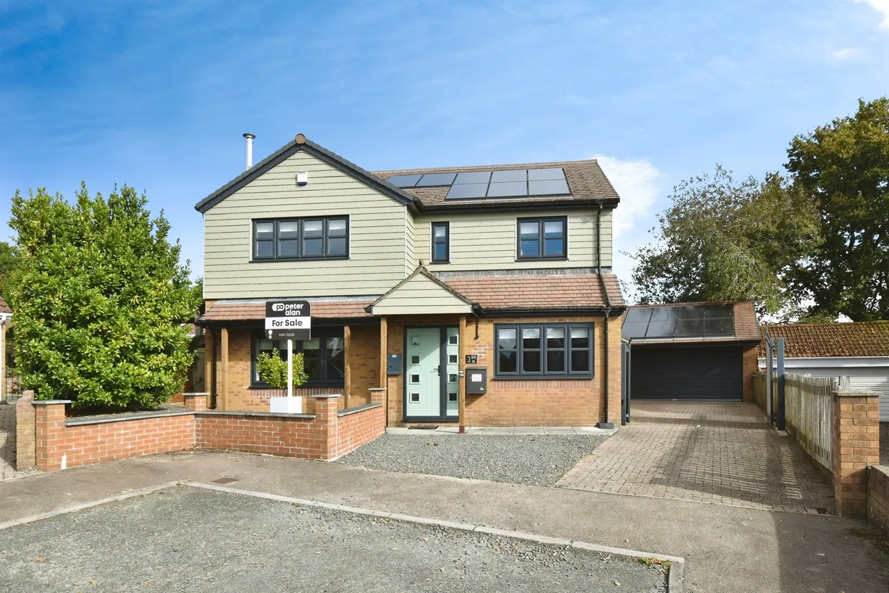 4 bed house for sale, The Oaks Treharris, CF46