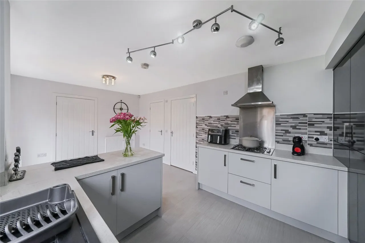 Caldercruix Crescent, Livingston, West Lothian, EH54, photo 4