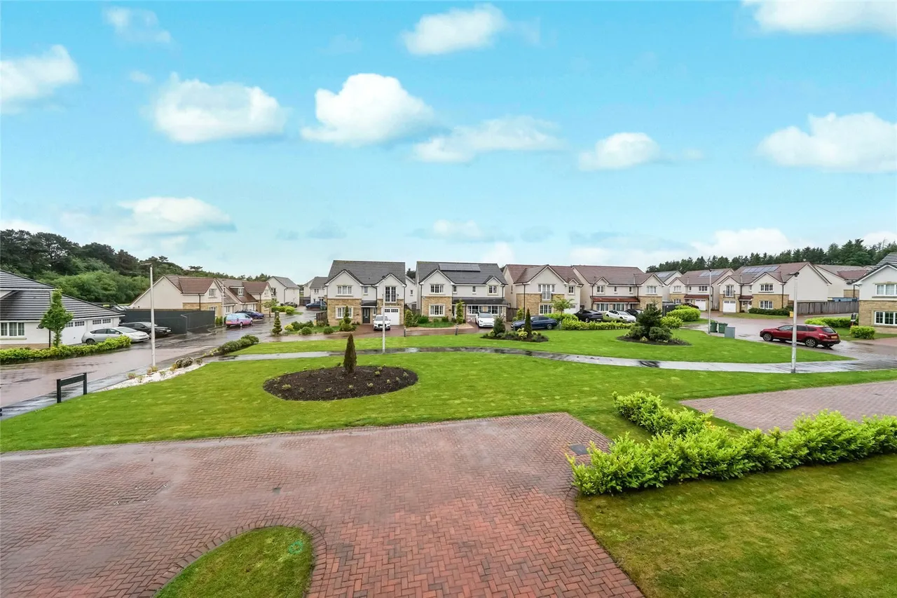 Caldercruix Crescent, Livingston, West Lothian, EH54, photo 21