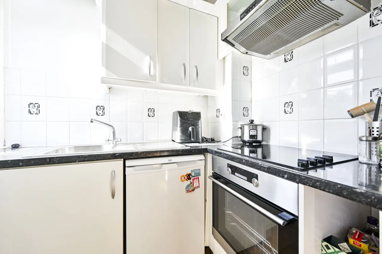 143 Chatsworth Court, Pembroke Road, London, photo 6