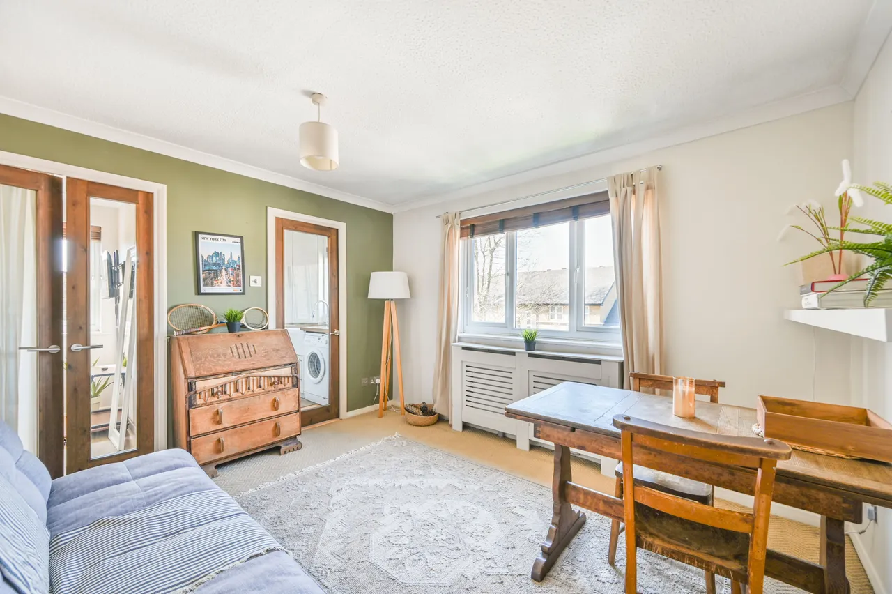 1 bed flat for sale — 24 Albany Court, 1 Trenmar Gardens, London