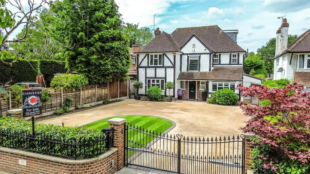 5 bed house for sale — Sandy Lane, South Cheam, Surrey, SM2 7EP