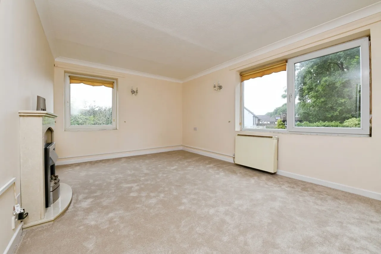 Sawyers Hall Lane, BRENTWOOD, Essex, CM15, photo 2