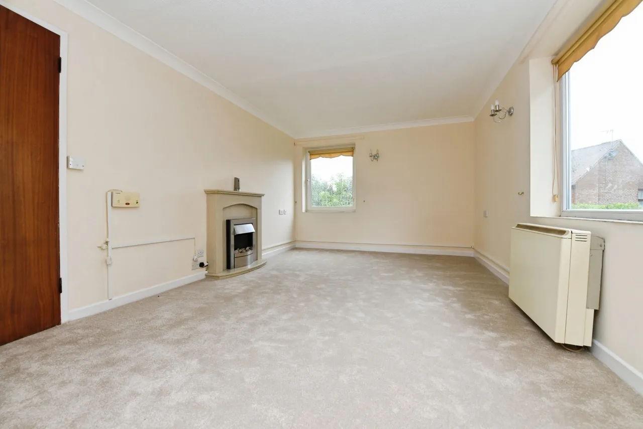 Sawyers Hall Lane, BRENTWOOD, Essex, CM15, photo 4