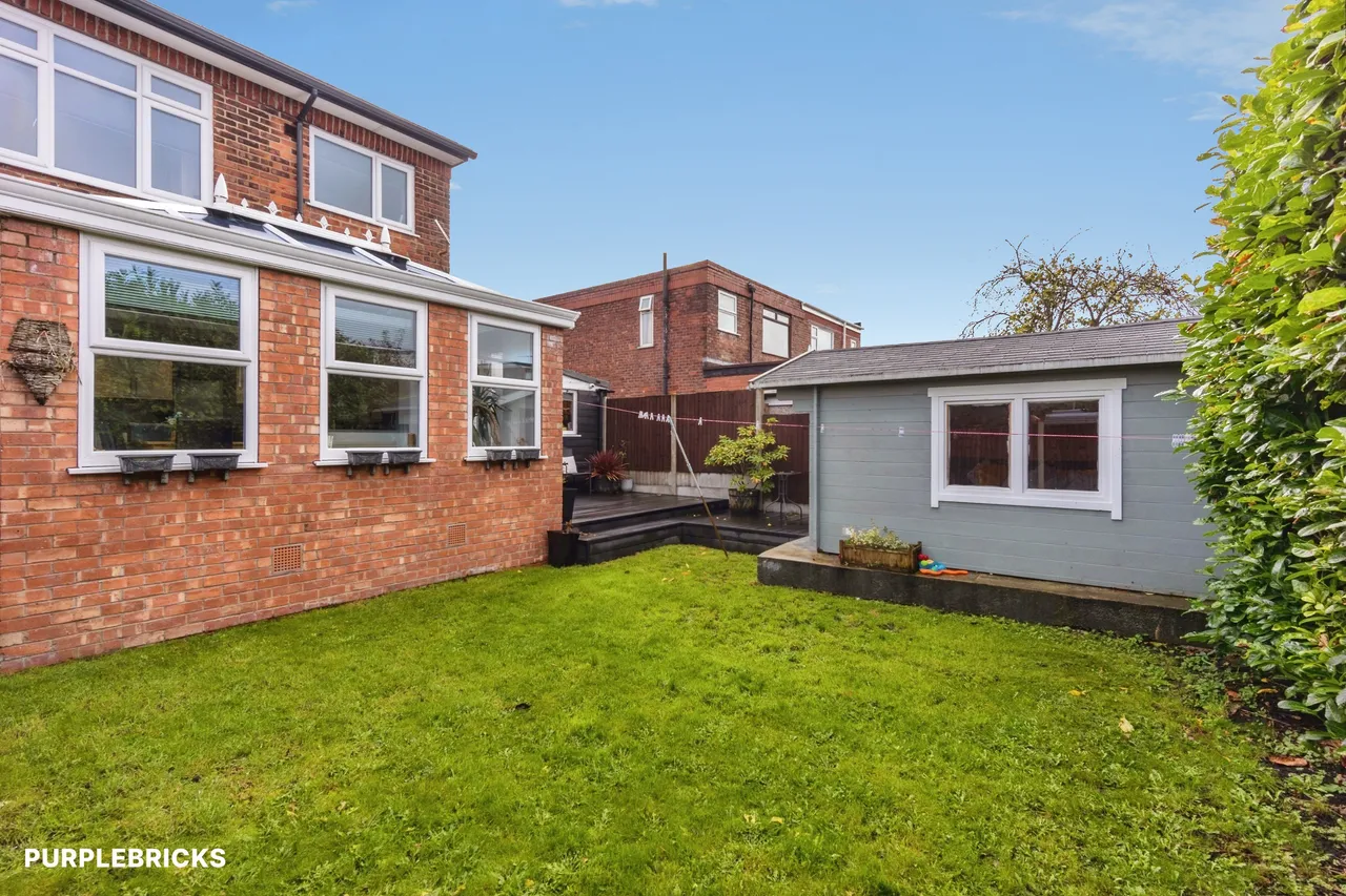 Bentley Road, Denton, M34, photo 2