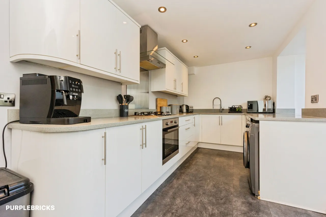 Bentley Road, Denton, M34, photo 10