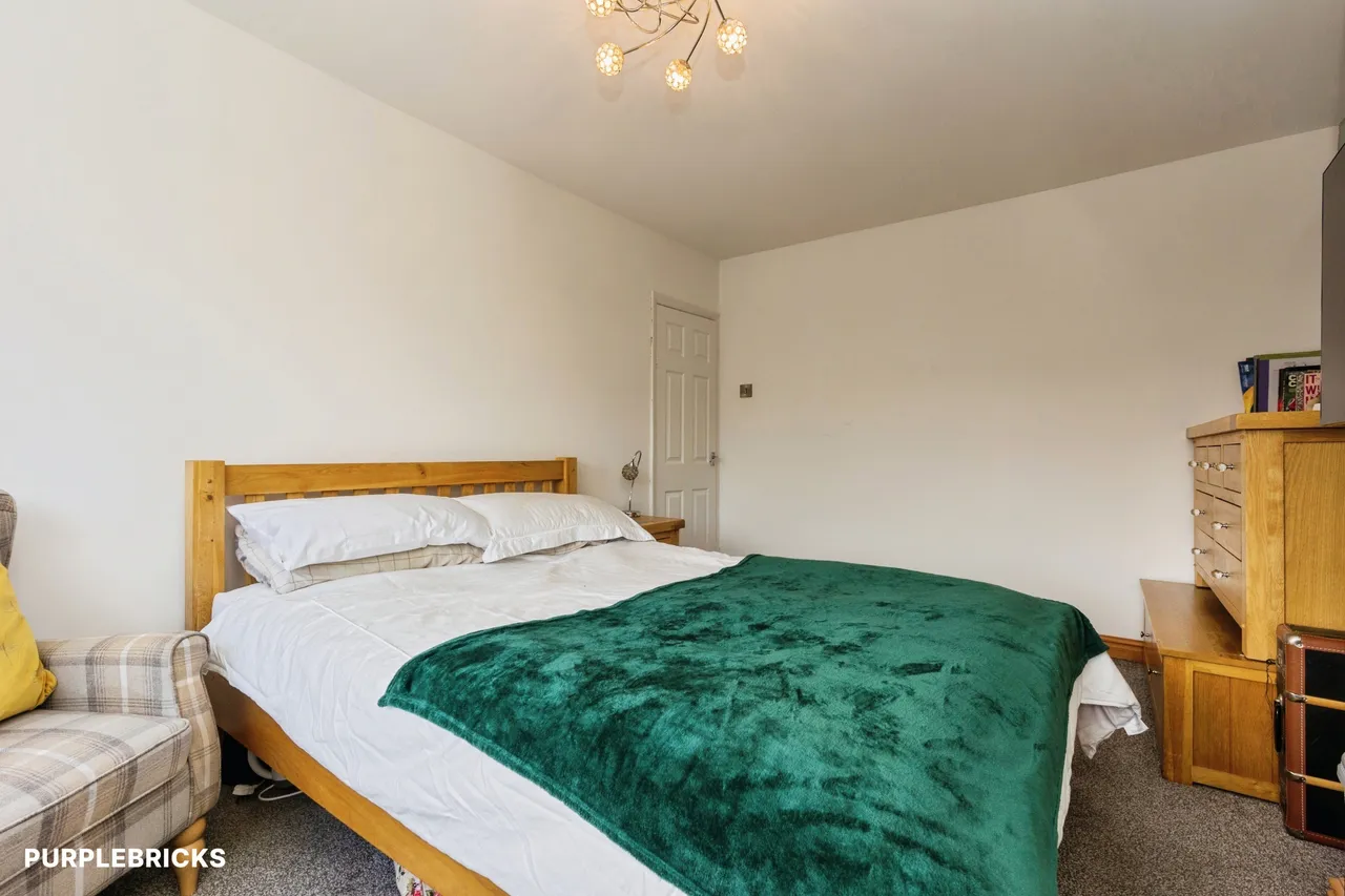Bentley Road, Denton, M34, photo 17