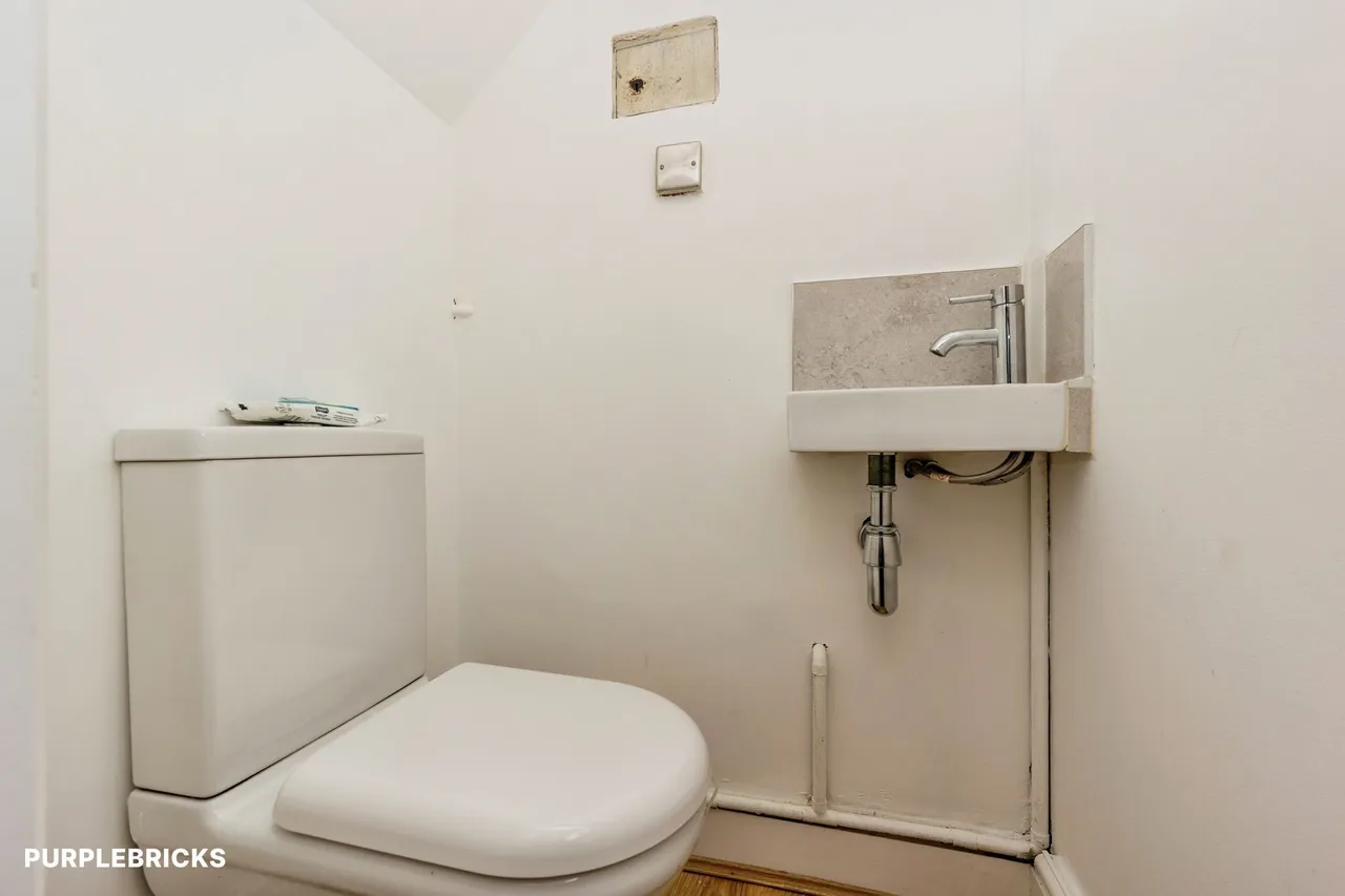 Bentley Road, Denton, M34, photo 9