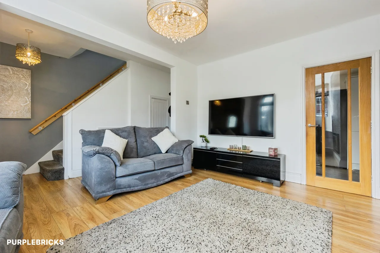 Bentley Road, Denton, M34, photo 4