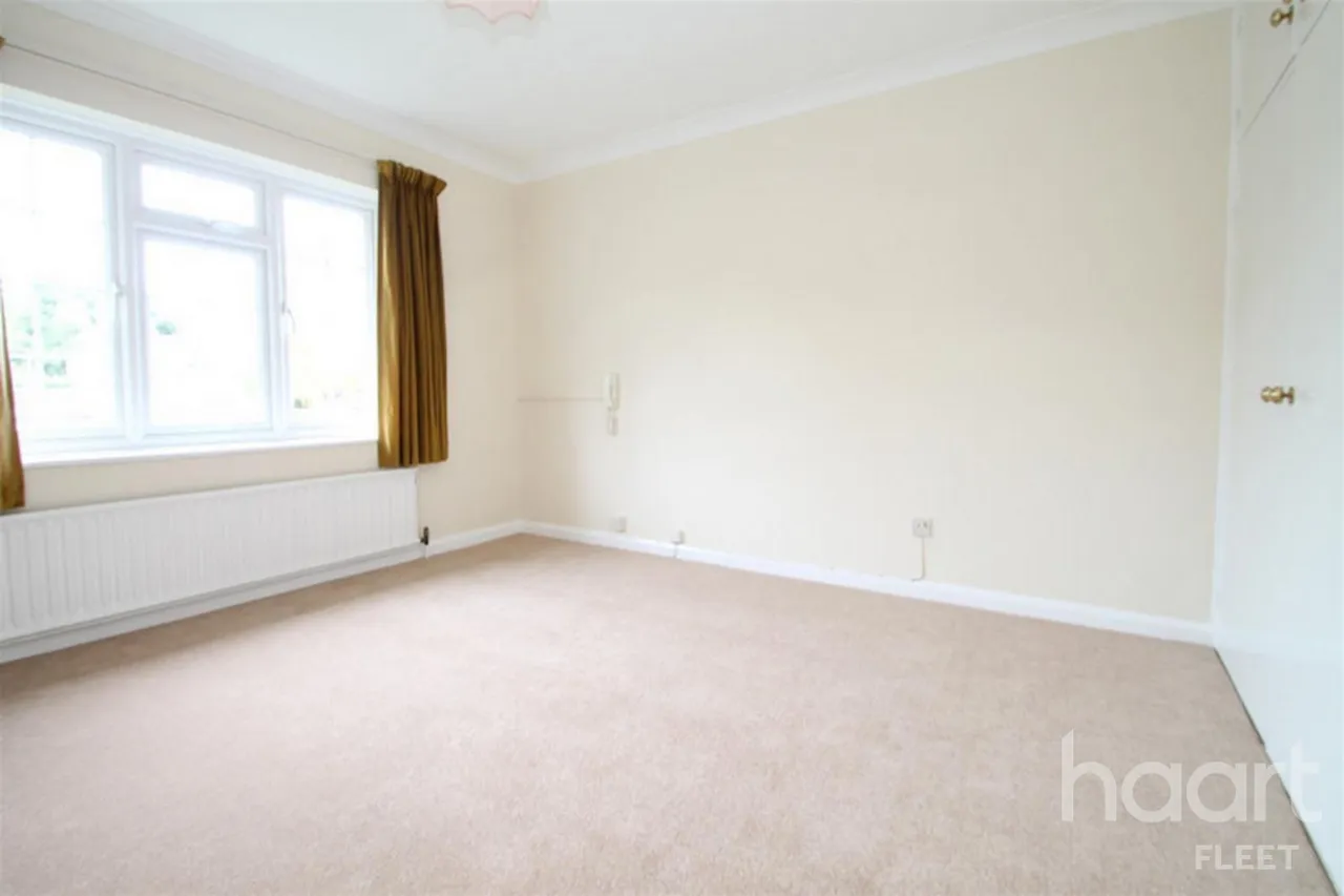 Cranbrook Court, GU51, photo 6
