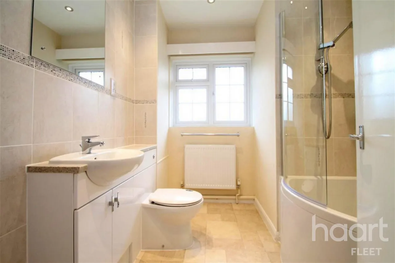 Cranbrook Court, GU51, photo 5