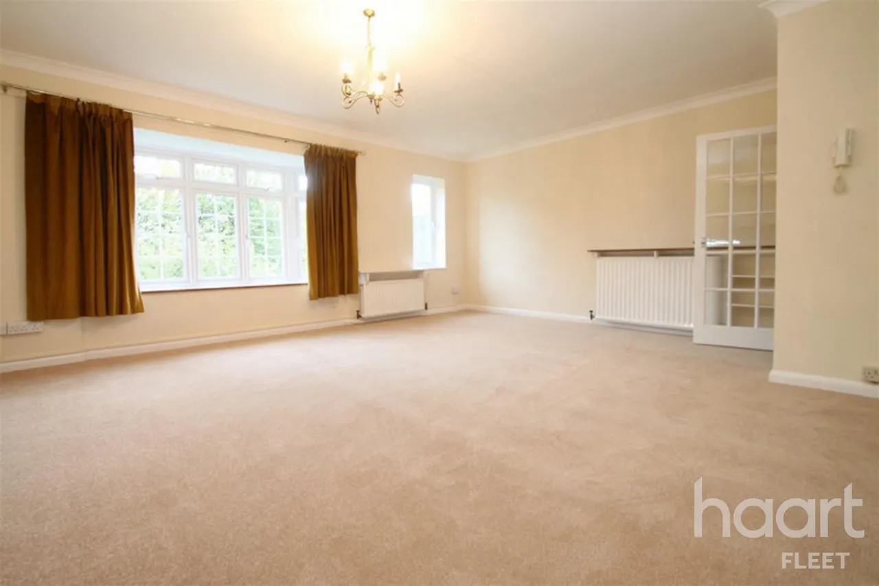 Cranbrook Court, GU51, photo 4