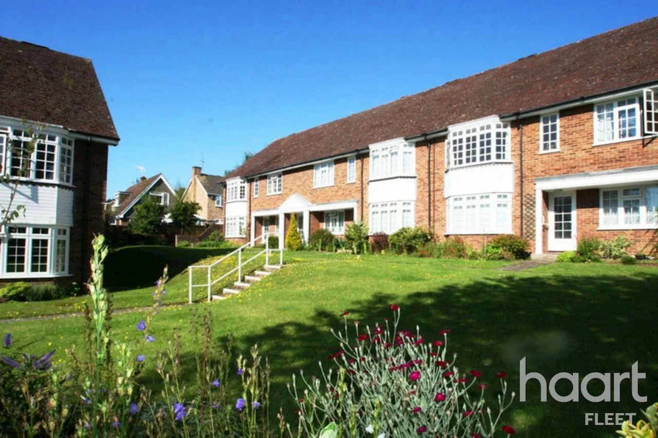3 bed flat to rent, Cranbrook Court, GU51