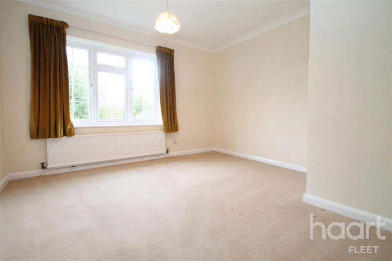 Cranbrook Court, GU51, photo 11