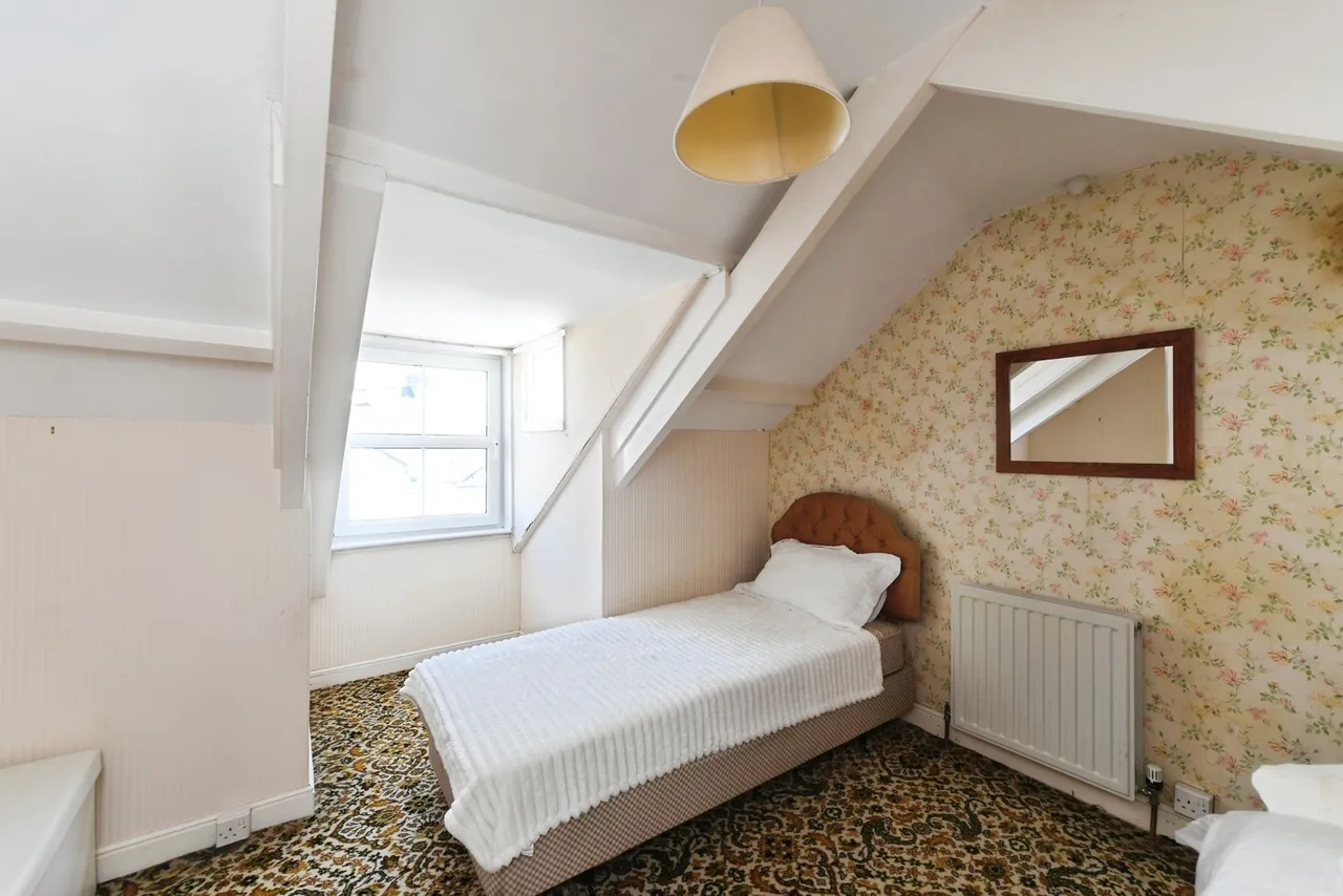 Treneglos Terrace, Newlyn, TR18, photo 13
