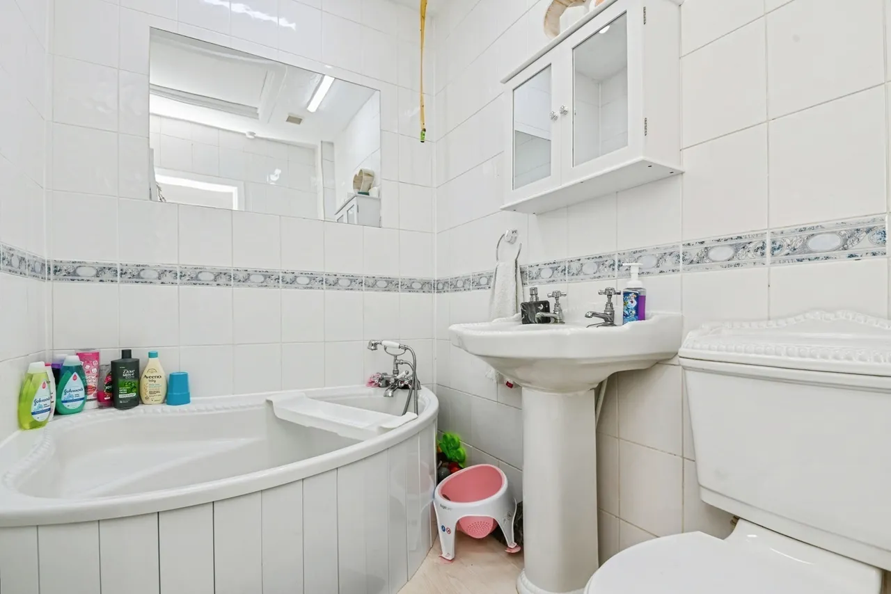 Point Clear Road, St. Osyth, Clacton-on-Sea, Essex, CO16, photo 7