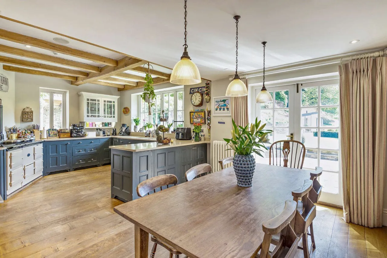 Headley Road, Grayshott, Hindhead, Surrey, GU26 6DL, photo 4
