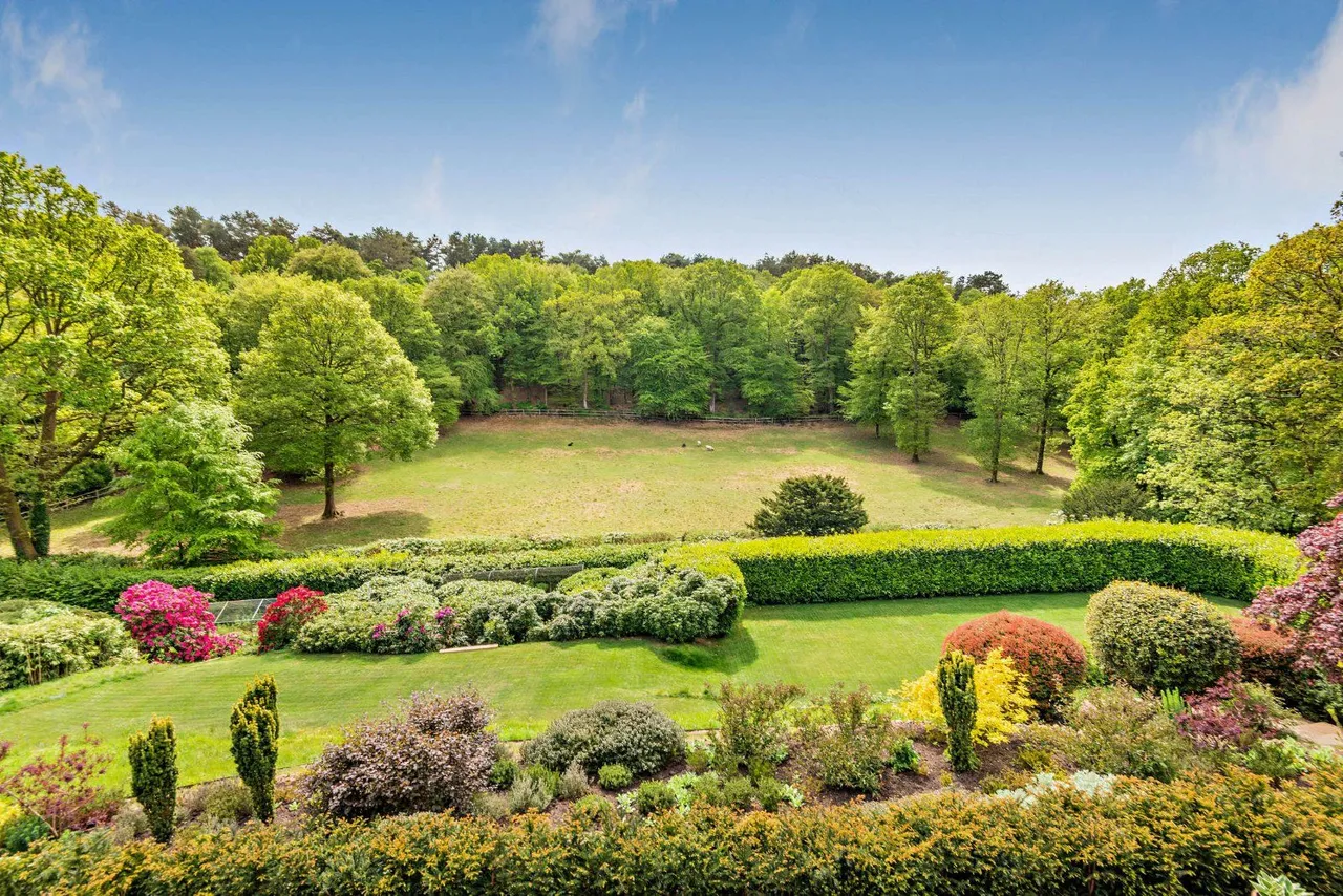 Headley Road, Grayshott, Hindhead, Surrey, GU26 6DL, photo 10