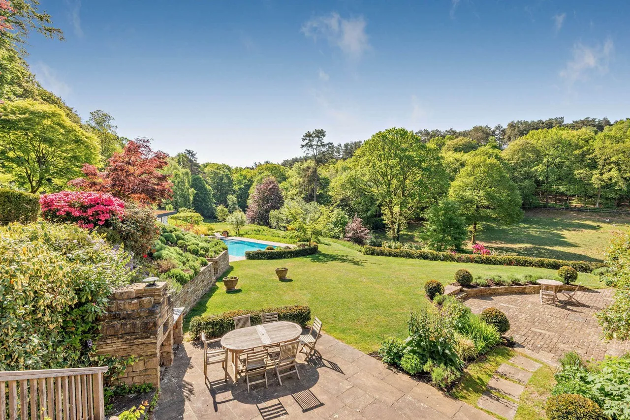 Headley Road, Grayshott, Hindhead, Surrey, GU26 6DL, photo 3