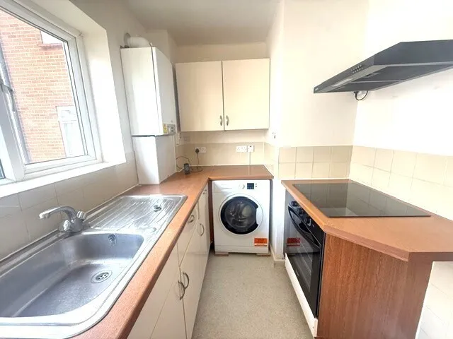 Richmond Park Road, Bournemouth, BH8, photo 2