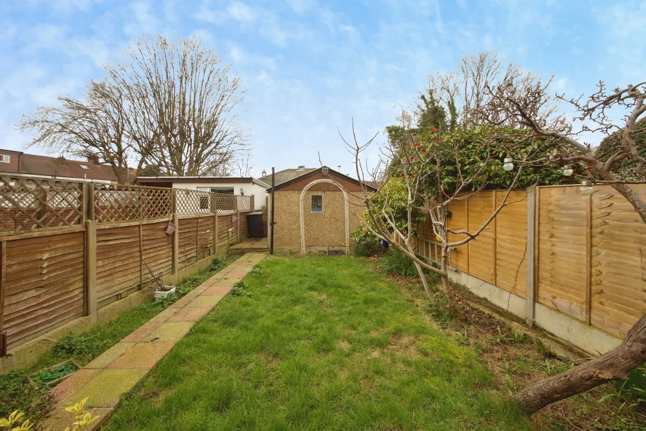Ulster Gardens, London, N13, photo 16