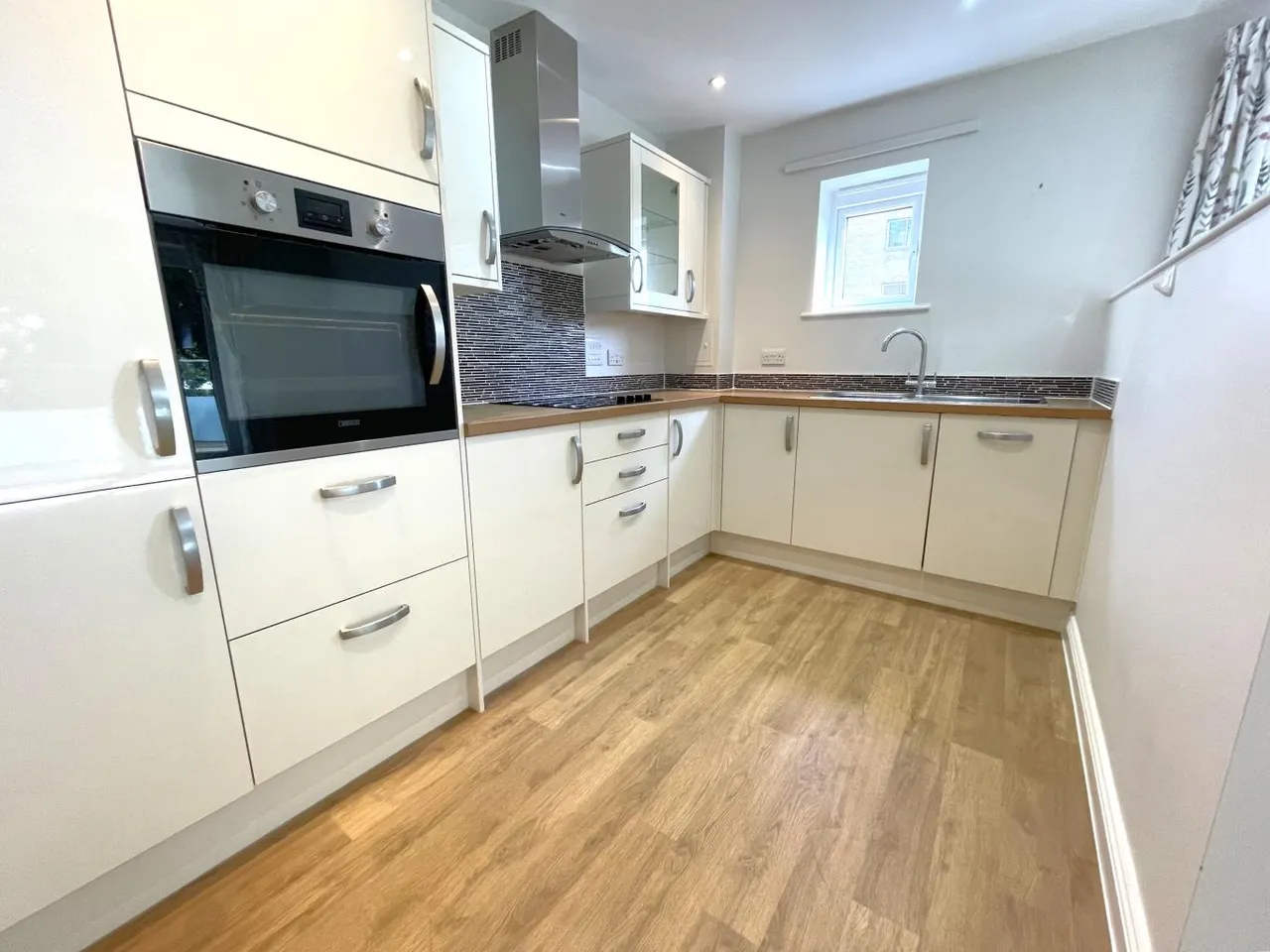 Parkstone Road, BH15, photo 9