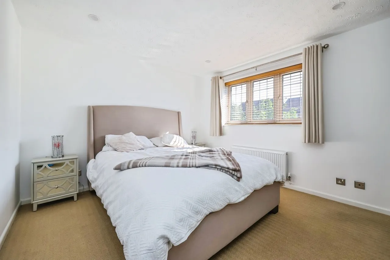 Northolt Drive, Nuthall, Nottingham, Nottinghamshire, NG16, photo 8