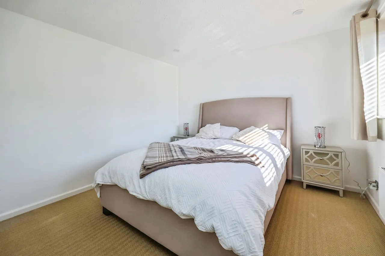 Northolt Drive, Nuthall, Nottingham, Nottinghamshire, NG16, photo 9