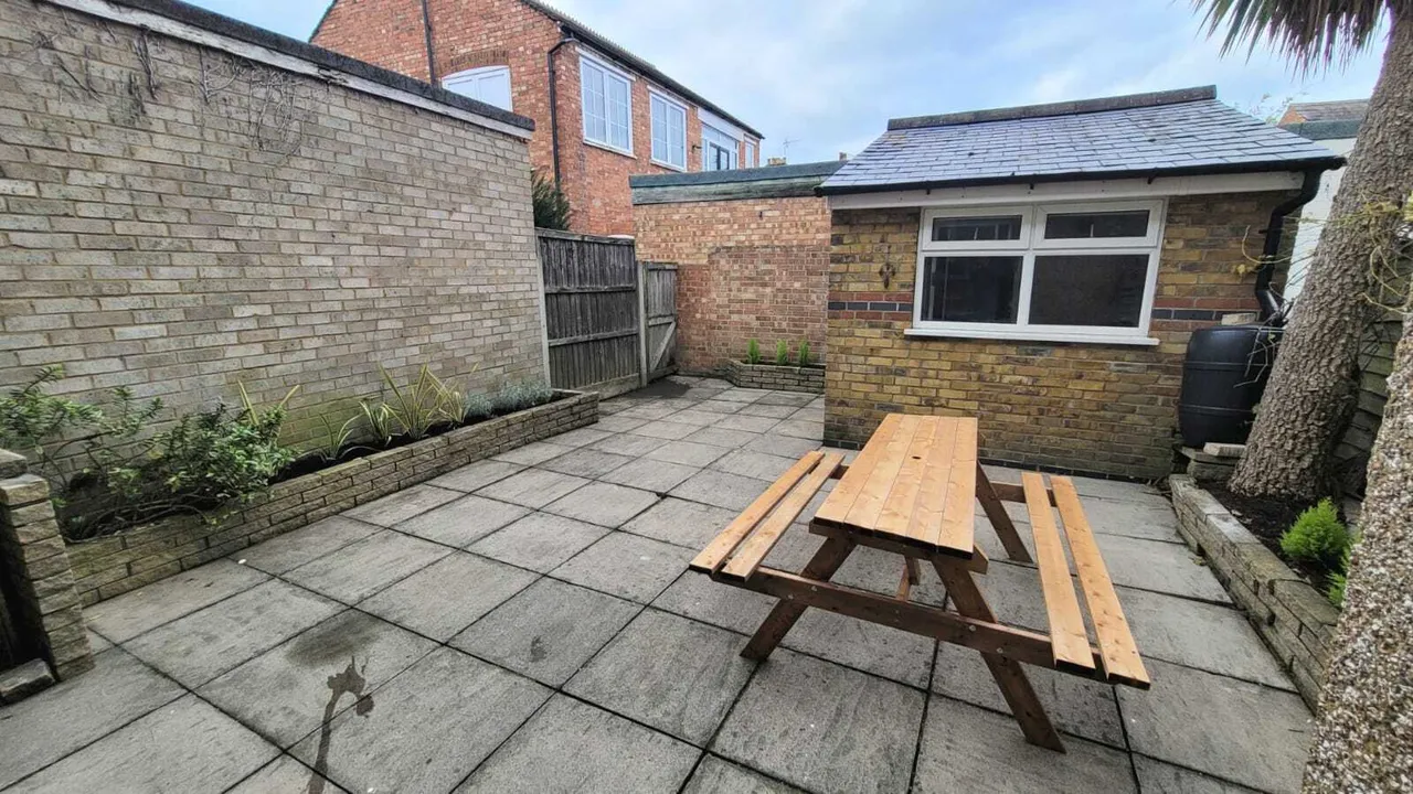 Vicarage Road, Watford, WD18, photo 12