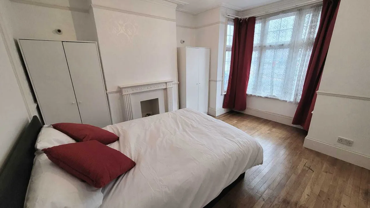 Vicarage Road, Watford, WD18, photo 5