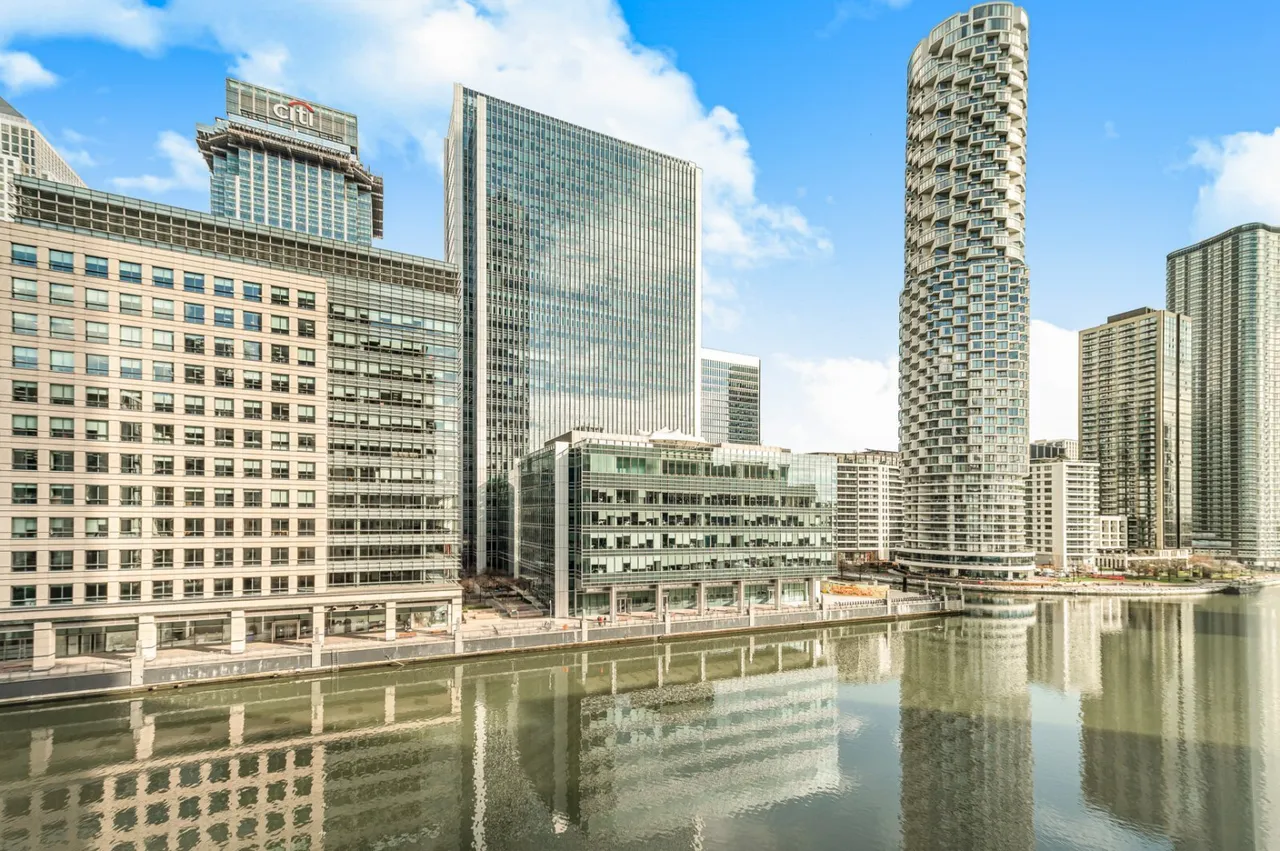 South Quay Square, London, E14, photo 5