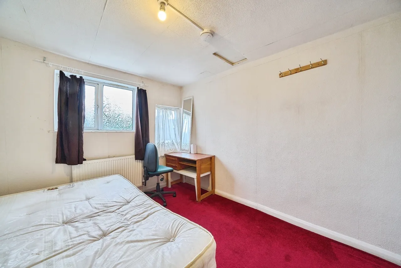 Norman Road, London, E11, photo 14