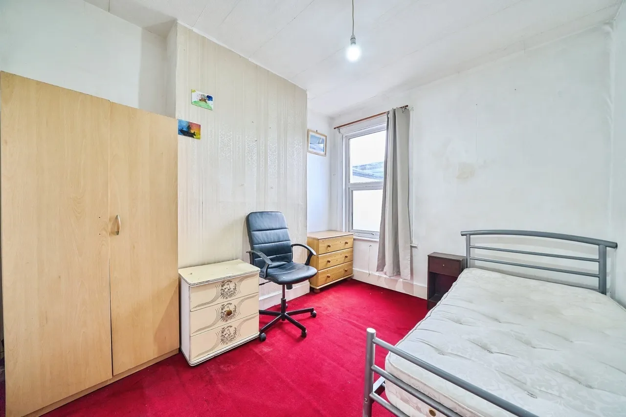 Norman Road, London, E11, photo 13
