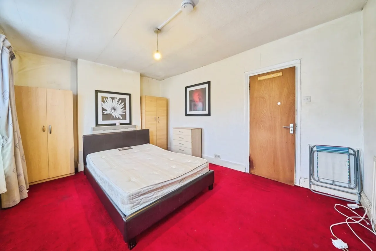 Norman Road, London, E11, photo 12