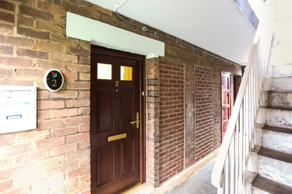 Renton Grove, Wolverhampton, WV10, photo 10