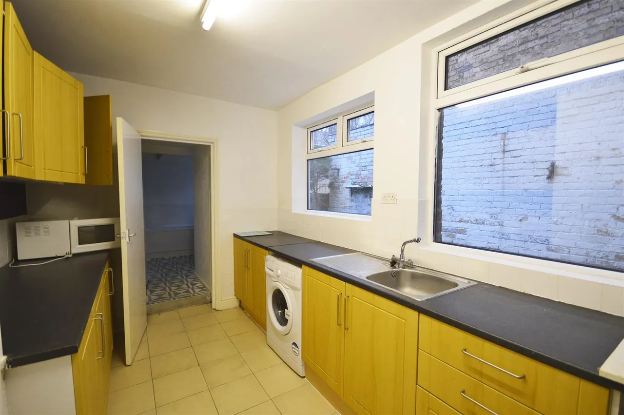 Barwick Street, Scarborough, North Yorkshire YO12 7AP, photo 4
