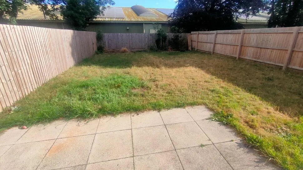 Maes Glyndwr, Wrexham, LL11, photo 2