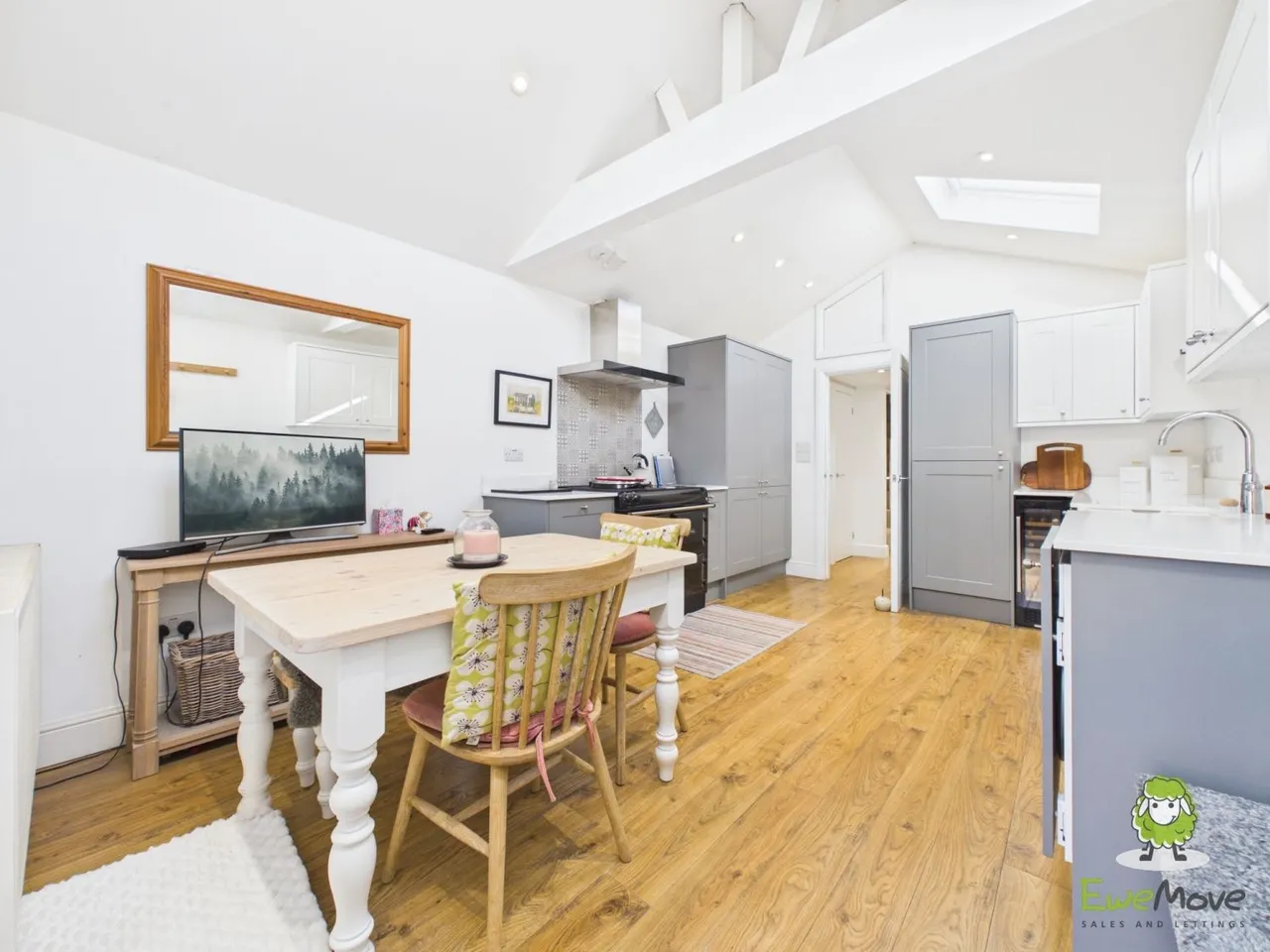 Bramley Road, Sherfield-on-Loddon, RG27, photo 11